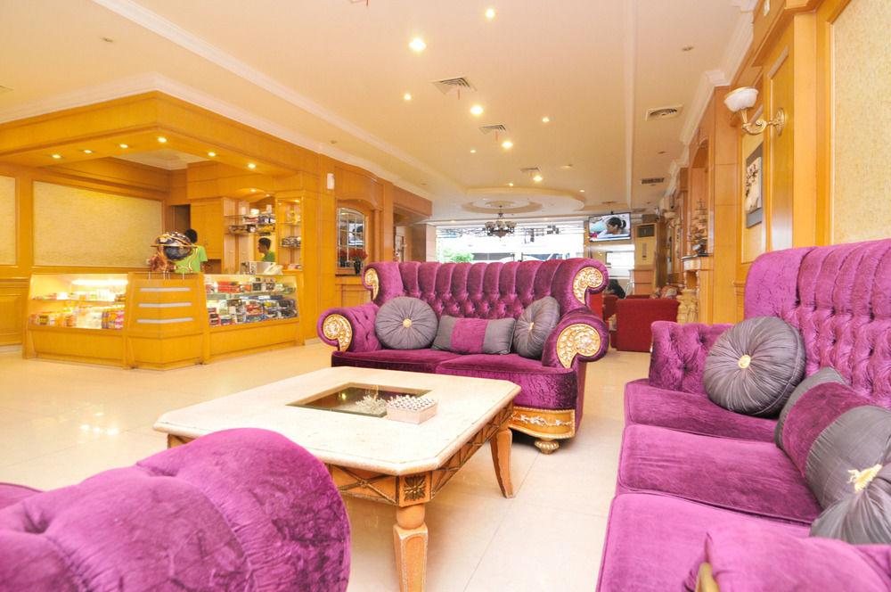 Hotel Maricaya Makassar Buitenkant foto