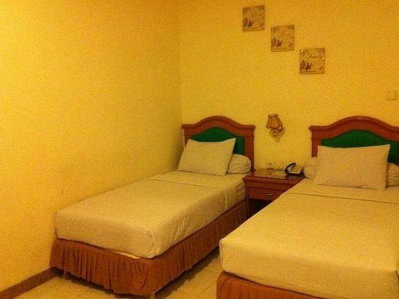 Hotel Maricaya Makassar Buitenkant foto