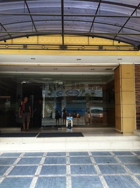Hotel Maricaya Makassar Buitenkant foto